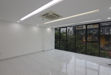 Office for rent on Kim Ma Thuong Street